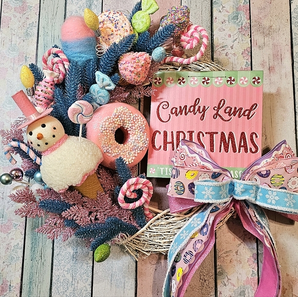 Candyland Christmas wreath 5 - Picture 2 of 12
